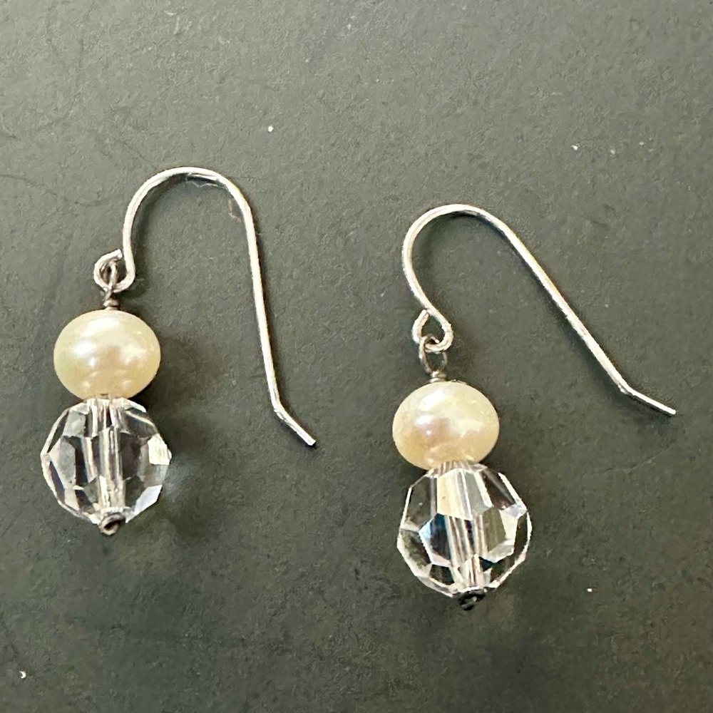 Sterling silvet freshwater pearl crysta earring